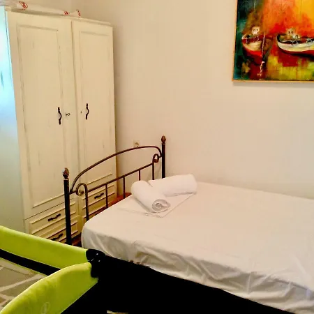 Manolis House Feriehus Páros